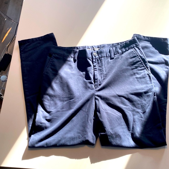 Old navy khakis 33x30 - Picture 1 of 3